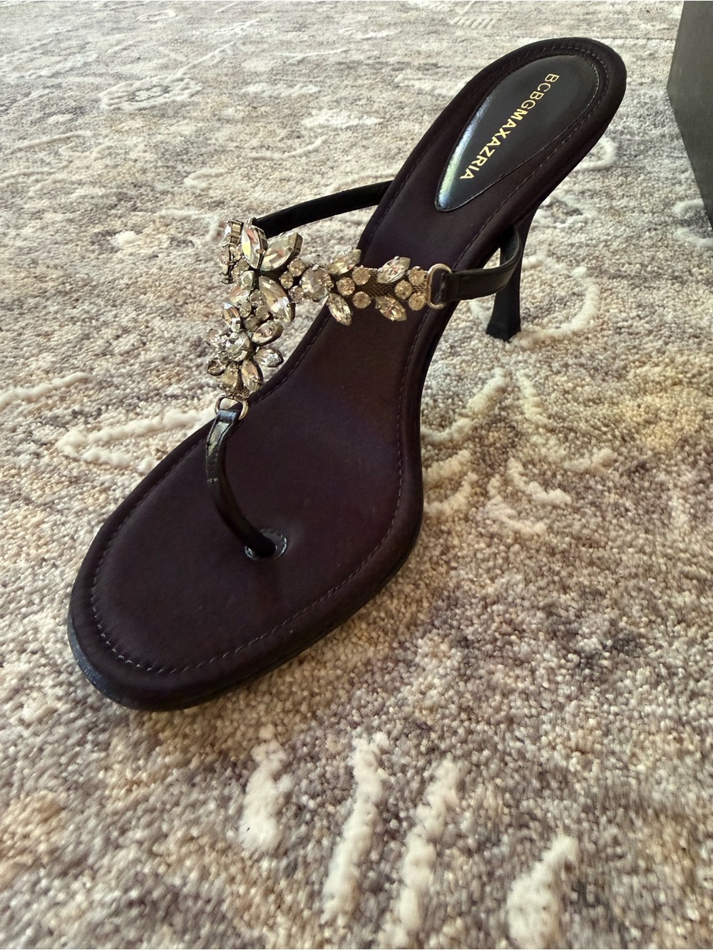 Vintage New in Box 2007 Y2K BCBG Matana Bejeweled Sandal Thong Heels Sz 9.5